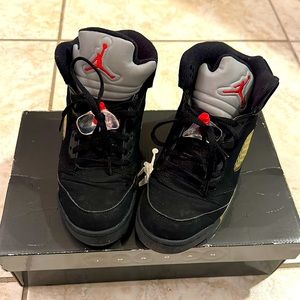 Jordan 5 Retro black/metallic silver- fire red